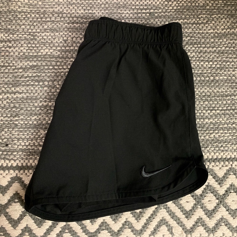 black nike dri-fit shorts